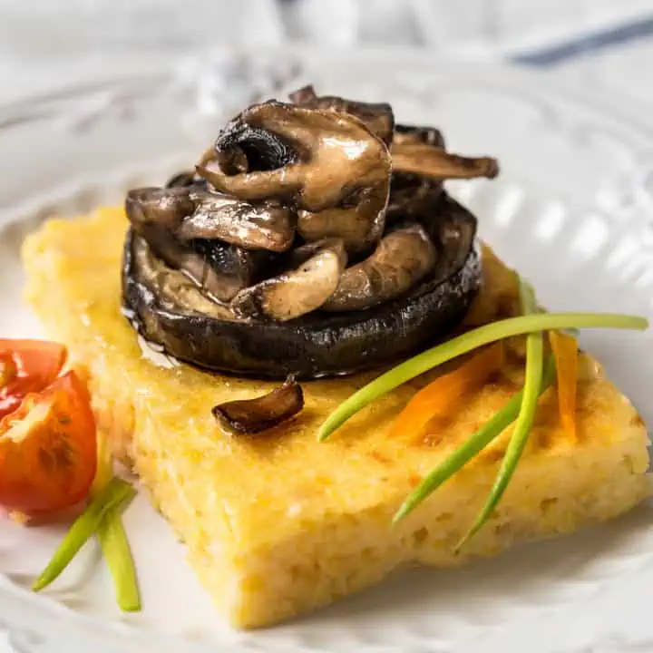 Crostini di Polenta con Funghi