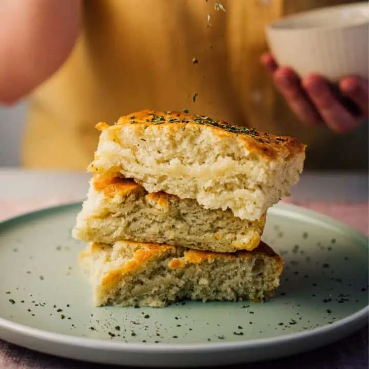 FOCACCIA COL FORMAGGIO AL PESTO