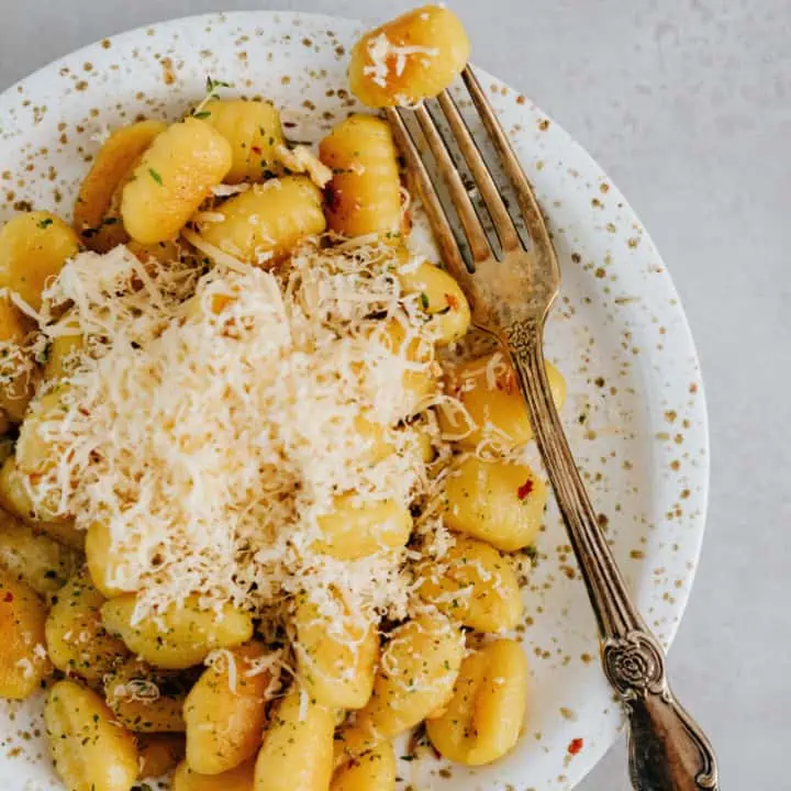 Smorstekt-Gnocchi-med-parmesan