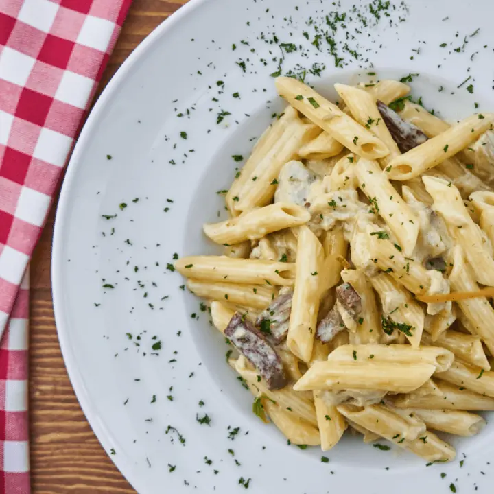 Pasta con funghi al profumo di Marsala