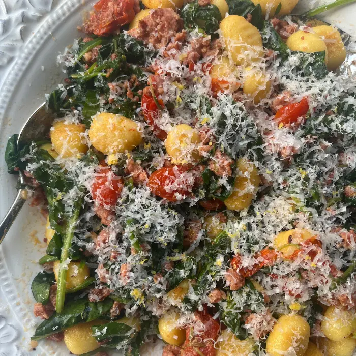 Gnocchi-med-salsiccia-och-salvia