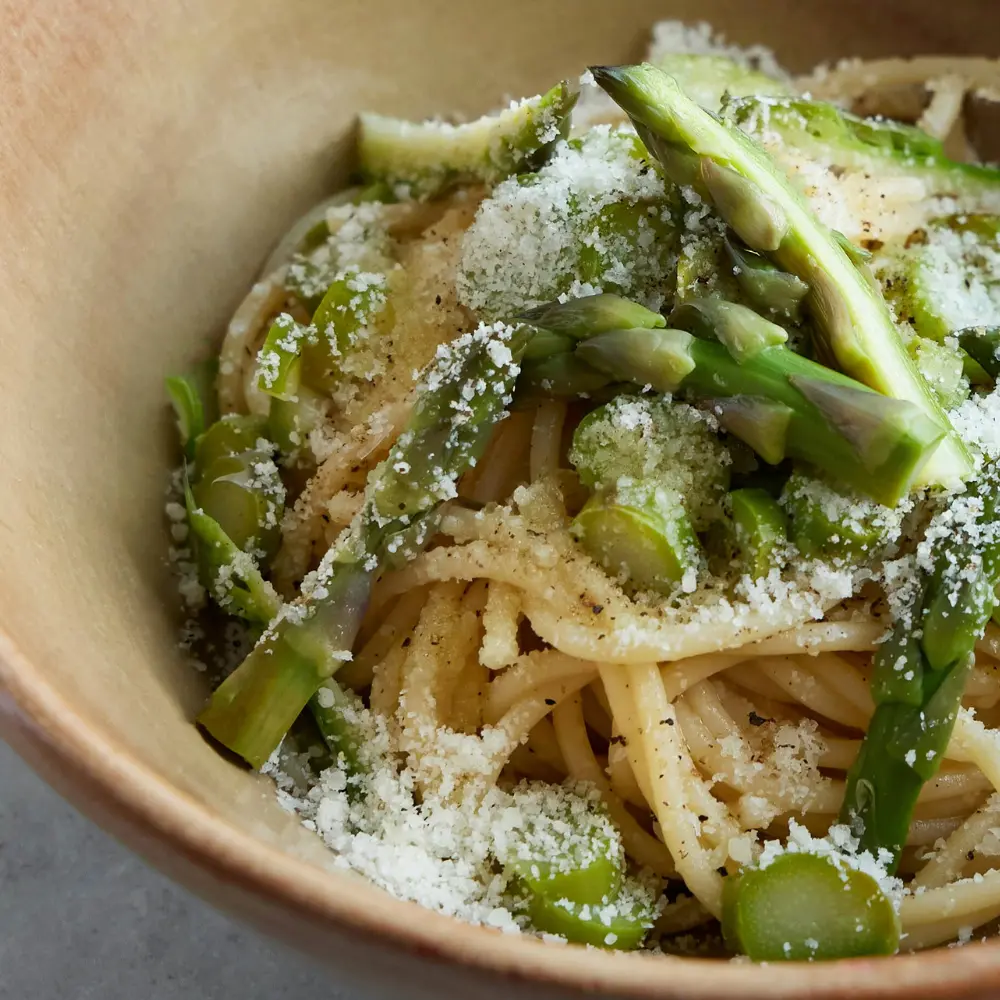 Linguine con asparagi e limone